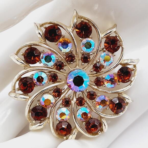 Vintage Jewelry - Vintage Topaz AB Rhinestone Flower Brooch Gold Plated 2 Inch Unsigned